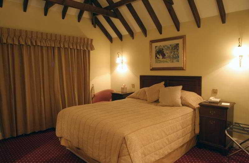 Hurtwood Hotel Peaslake Phòng bức ảnh